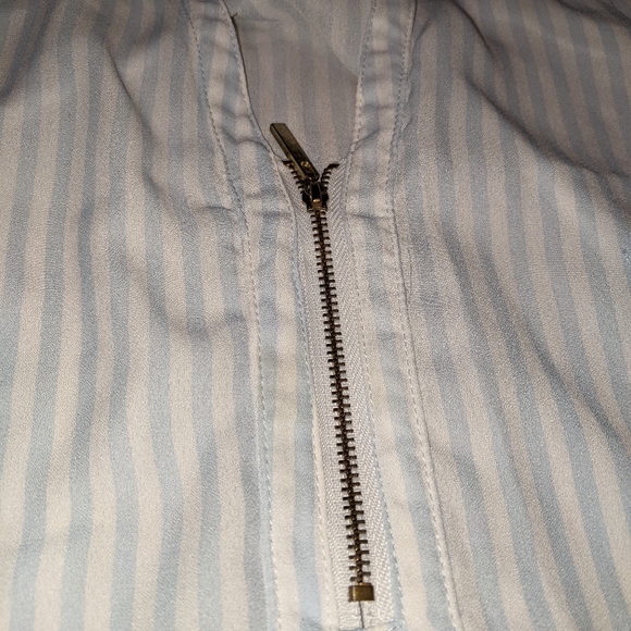 Rue21 baby blue & white blouse - Picture 3 of 14